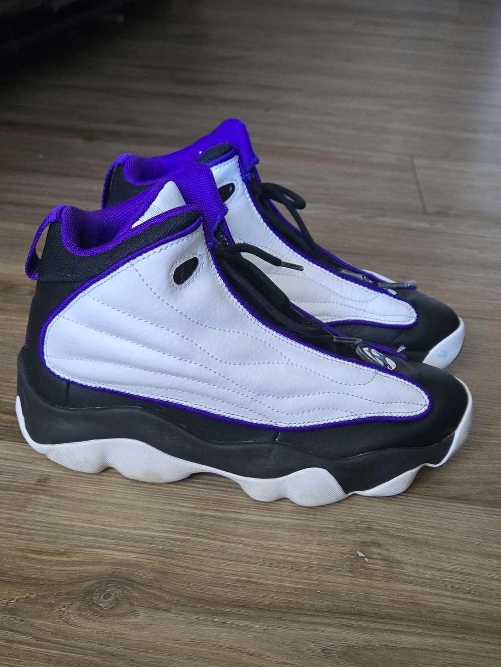Nike Jordan Pro Strong Sneakers